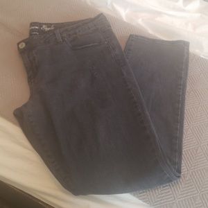 Black/ Gray American Eagle jeans